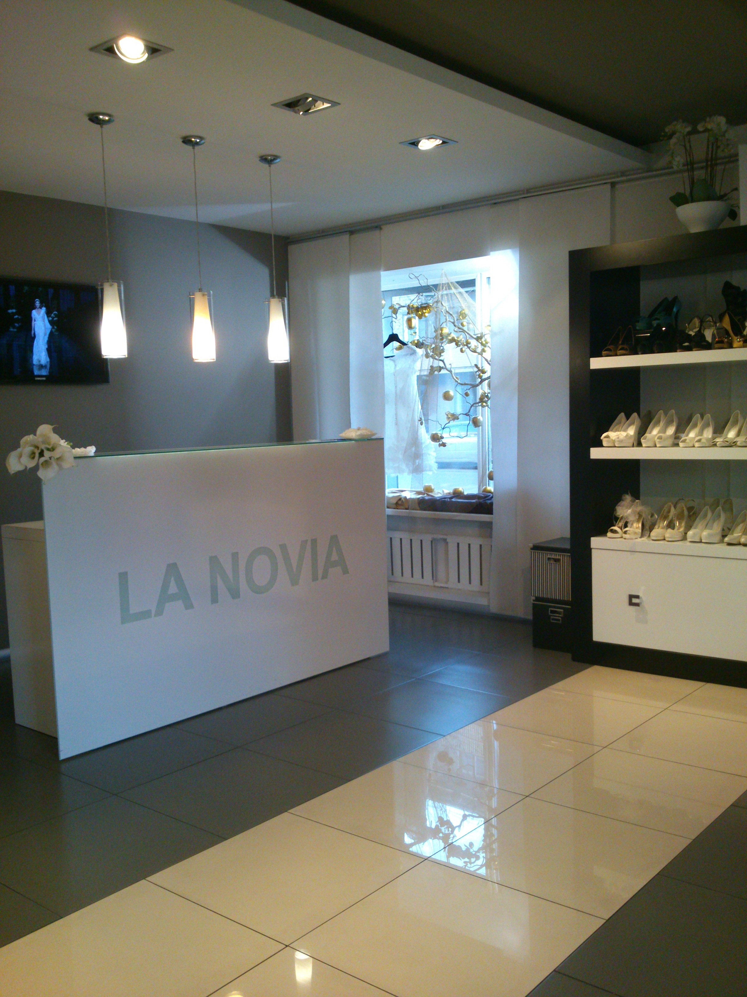 Fashion красноярск. La novia Москва салон. Ленина 169 Красноярск. Lanovia Москва.