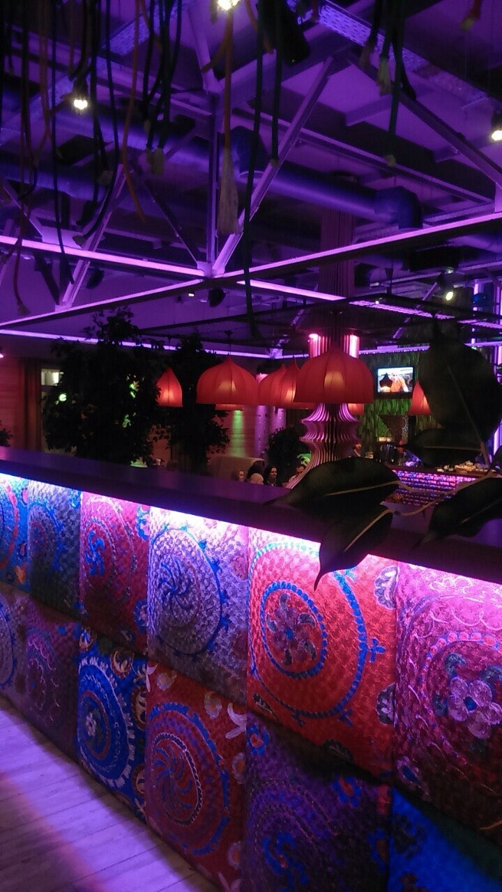 Plov lounge тюмень. Plov Lounge Тюмень Республики 131. Чайхана PLOVLOUNGE, Тюмень. Чайхана Екатеринбург Лоунге. Чайхана плов Тюмень.