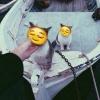 Кот у стены