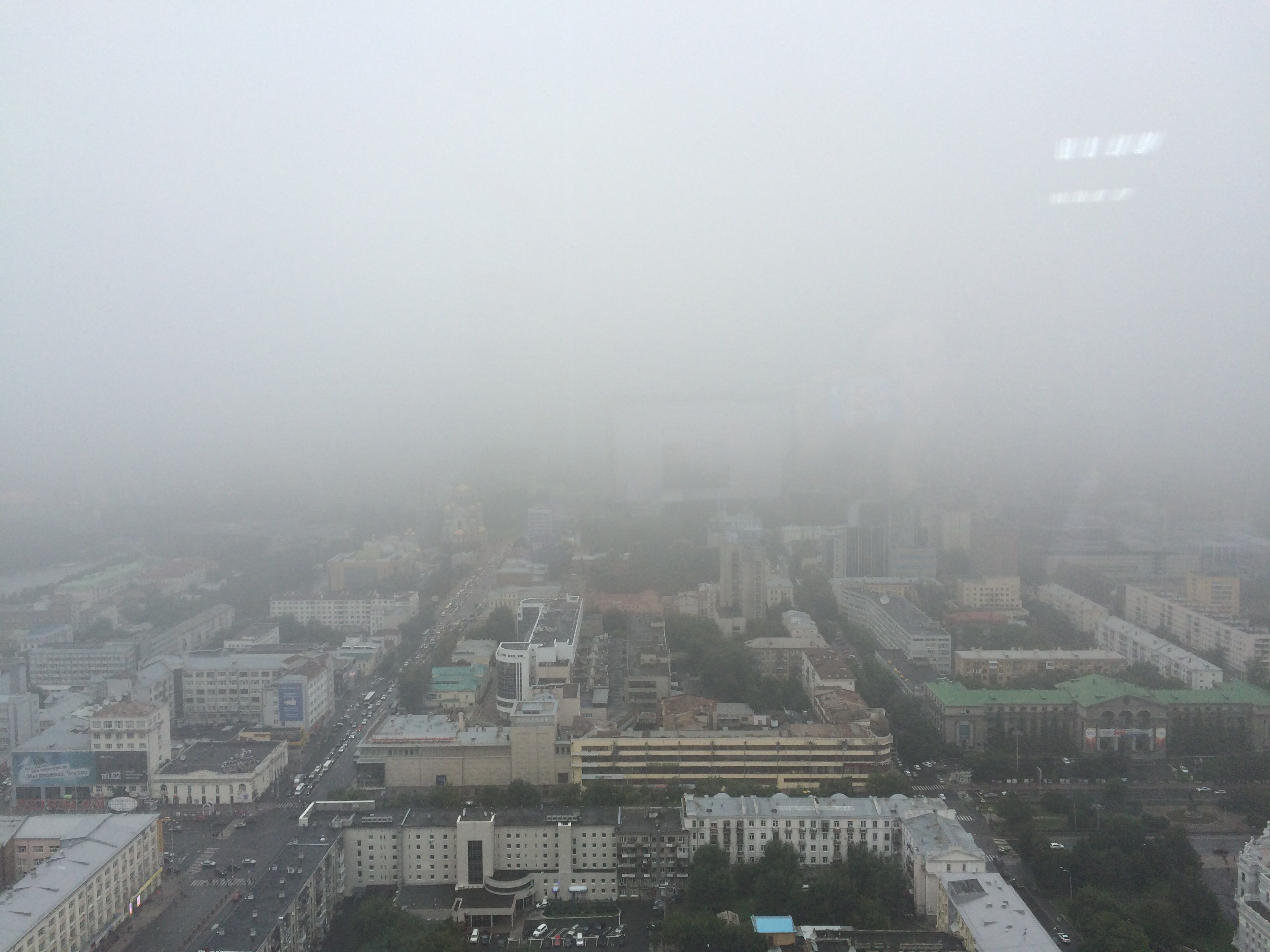 Свердловский город. Первый снег Екатеринбург. Снегопад в городе. Первый снег в Екатеринбурге сегодня. Картинки первый снег в Екатеринбурге.