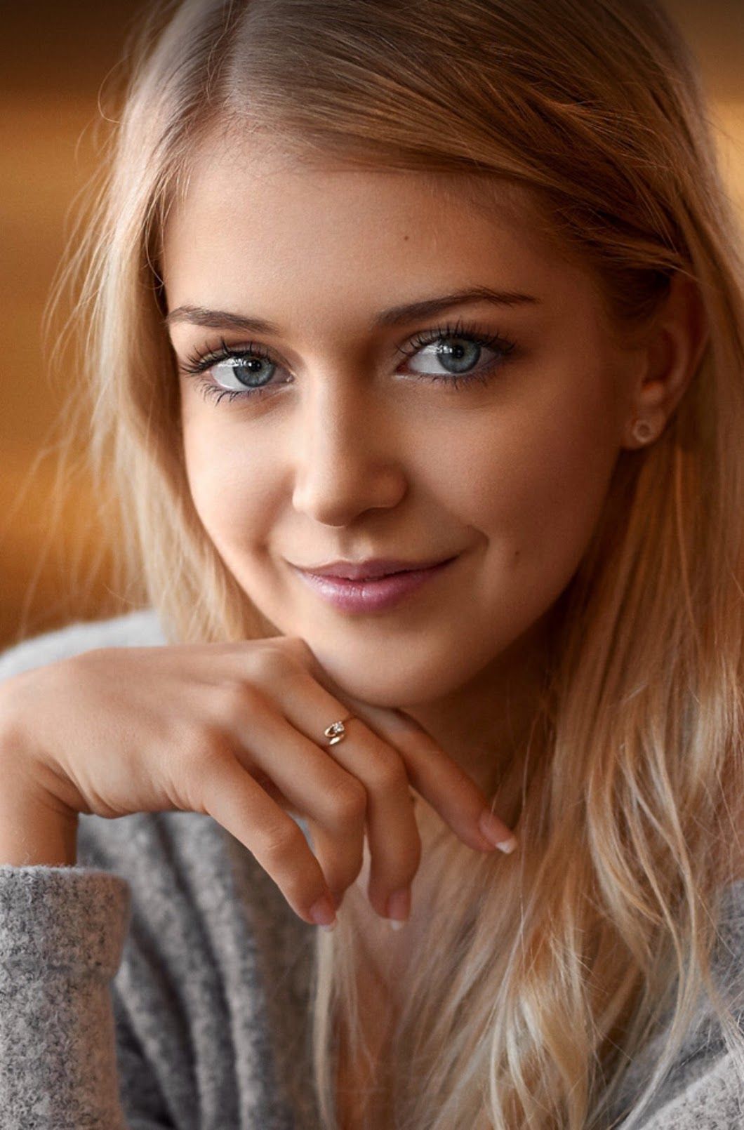 Молодая симпатяжка Magda