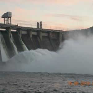 Обожаю бывать на нашей ГЭС, вид конечно завораживающий, особенно когда идет спуск воды :)