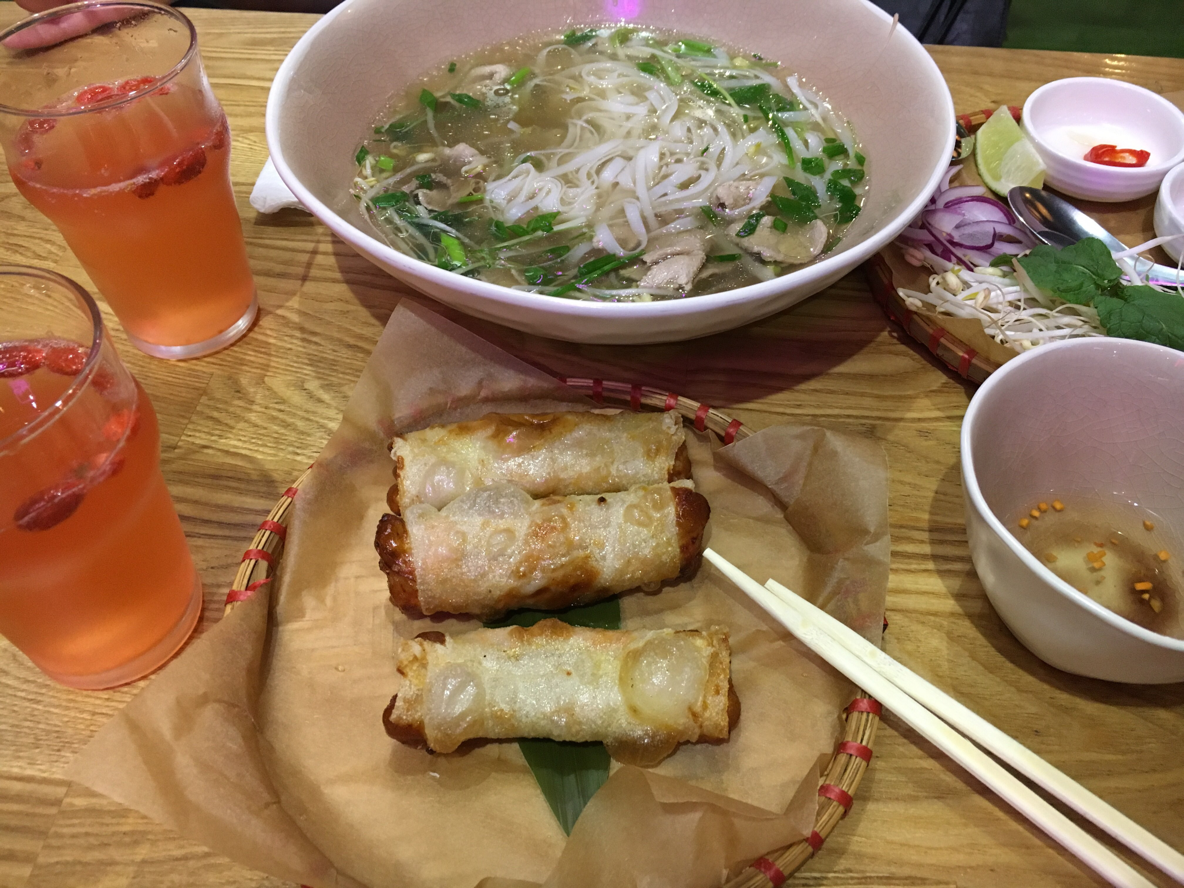 Иркутск улица 3 июля 25 pho me. Кафе азиатской и вьетнамской кухни pho. Напитки азиатской кухни. Вьетнамская кухня Иркутск. Кафе Азия Иркутск.