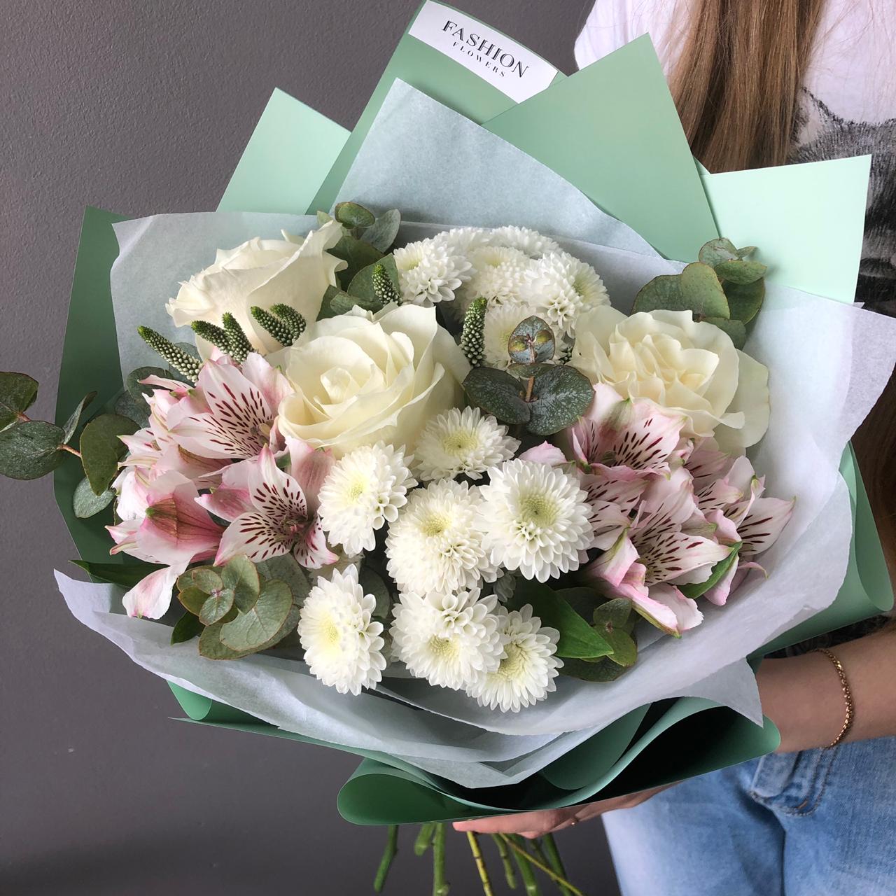 Доставка цветов иркутск. Fashion Flowers, Иркутск. Маленькие фирменные цветы. Цветы Кузьминки с доставкой. Цветы в другой город с доставкой.