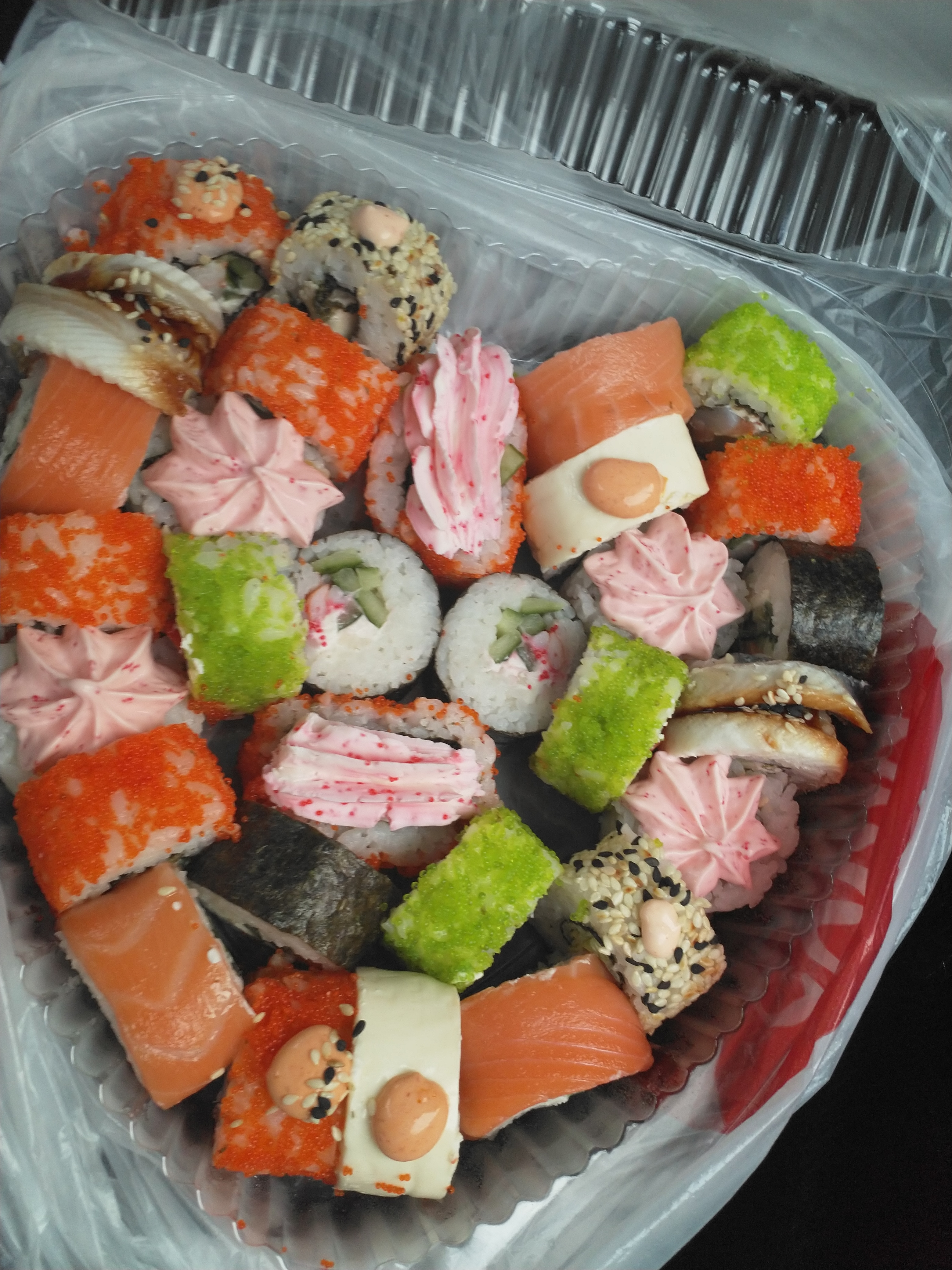 Sushi новосибирска. Суши мэйк Новосибирск. Суши маке Новосибирск. Роллы Новосибирск. Суши Ёдоби Новосибирск.