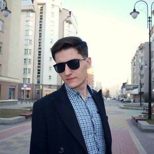 Артём