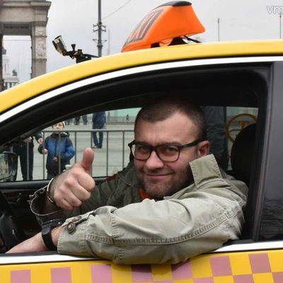 Добрый таксист. Водитель такси. Добрый водитель такси. Добрый таксист фото.