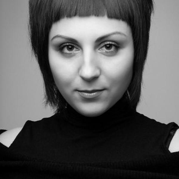 Ольга ведущий парикмахер-визажист студии Glyanec