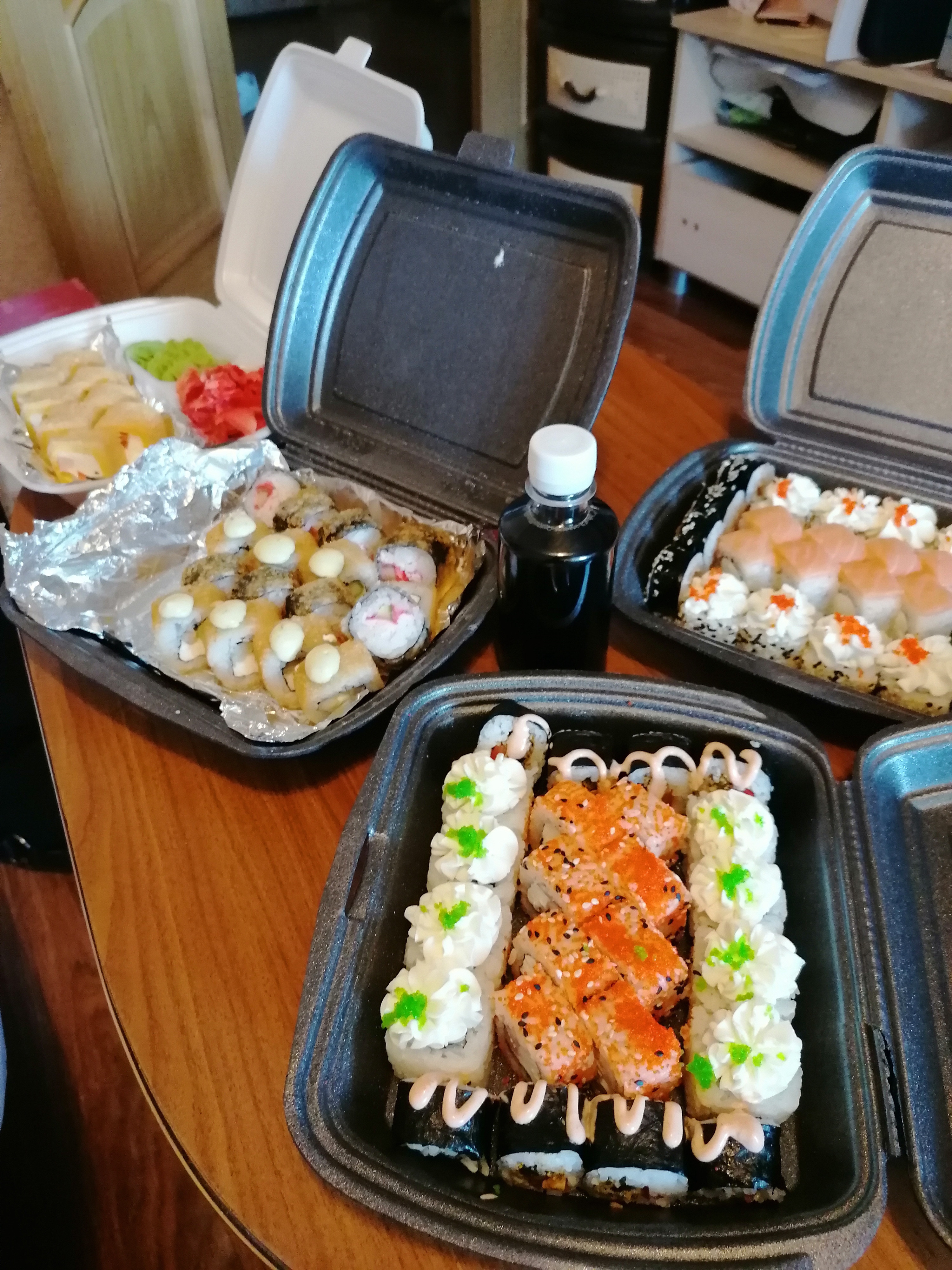 Кушать суши