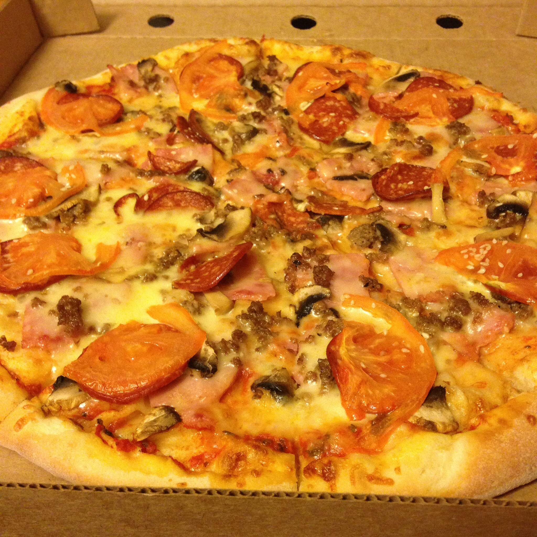 Идеальная домашняя пицца. Красивая пицца домашняя. Пицца по домашнему. Шикарная домашняя пицца. Красивые пиццы домашние.