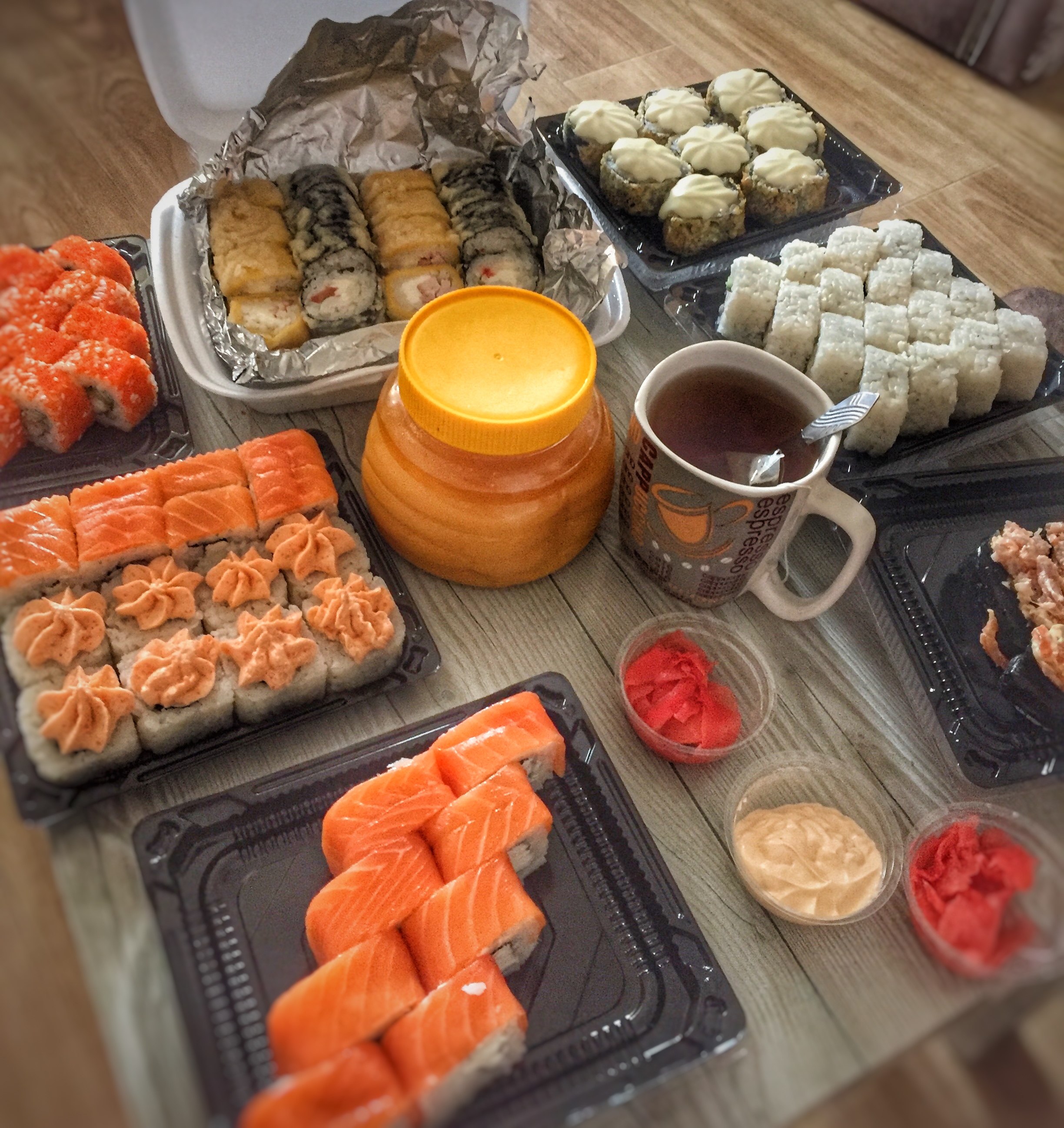 Sushi новосибирска. Империя восходящего солнца Новосибирск. Империя суши Новосибирск. Империя восходящего солнца суши Барнаул. Империя суши Барнаул.