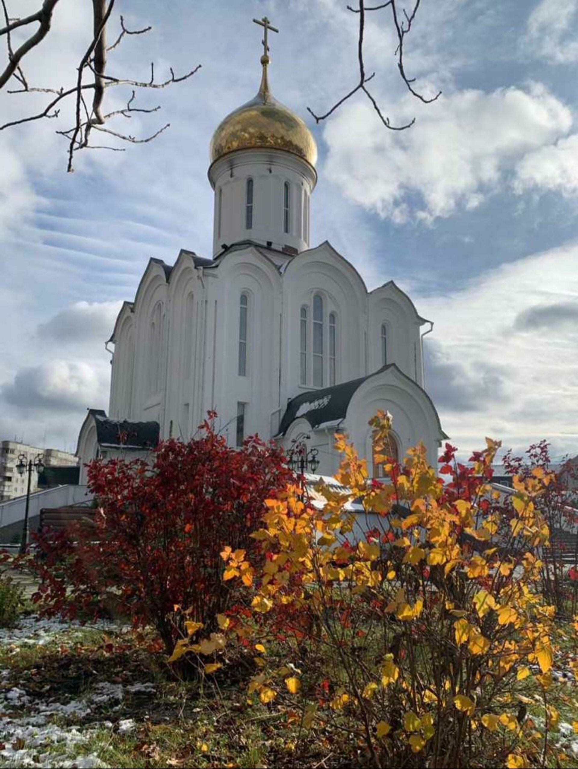 Храм в честь Святых Новомучеников и Исповедников Российских, Епархиальный  мужской монастырь в честь Святых Новомучеников и Исповедников Российских,  улица Немировича-Данченко, 120/1, Новосибирск — 2ГИС