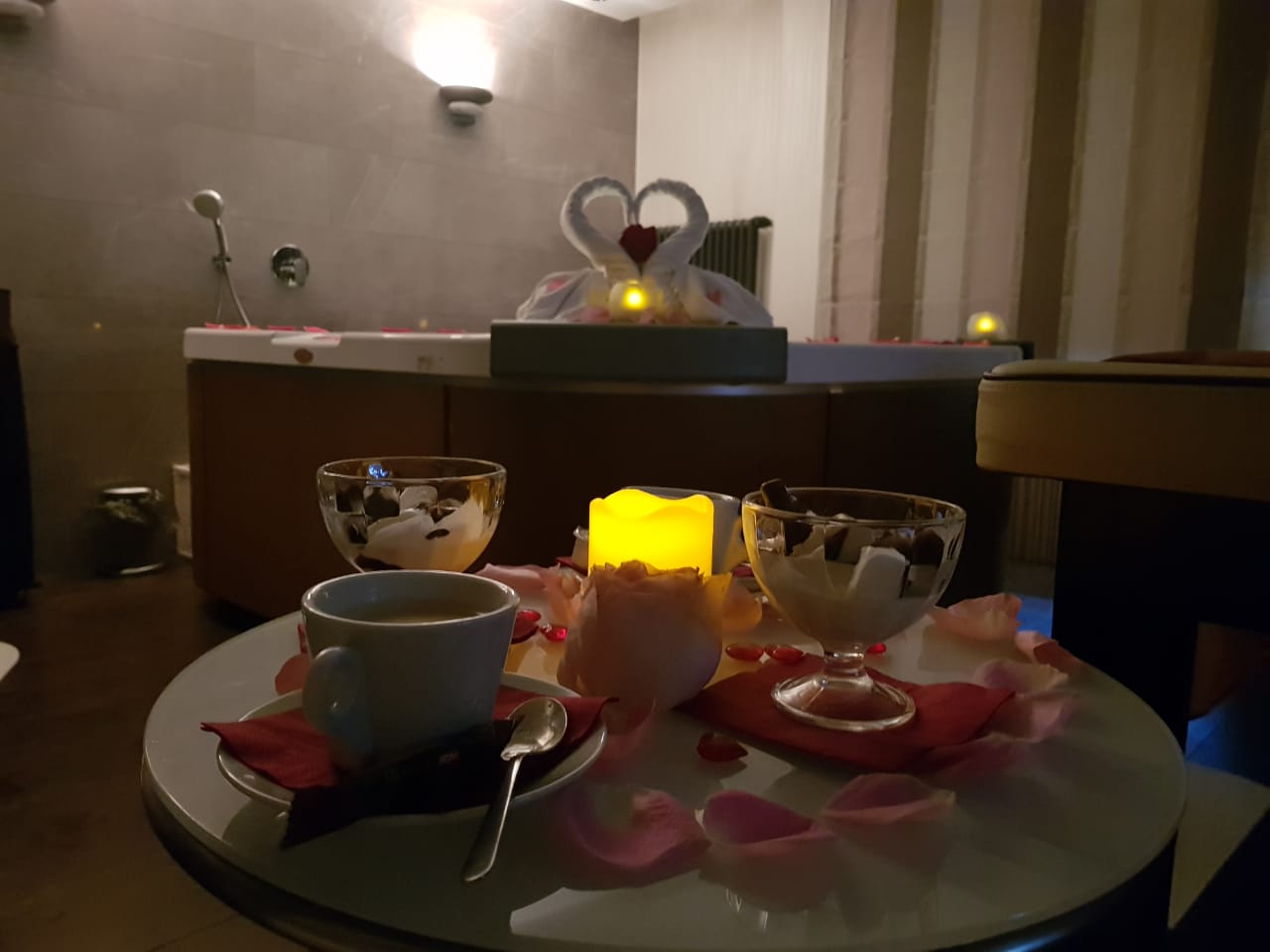 Lux spa. Спа Люкс Томск Ключевская. Lux Club&Spa, Томск. Томск Люкс спа клуб спа Люкс. Дальне Ключевская 5 Томск спа.