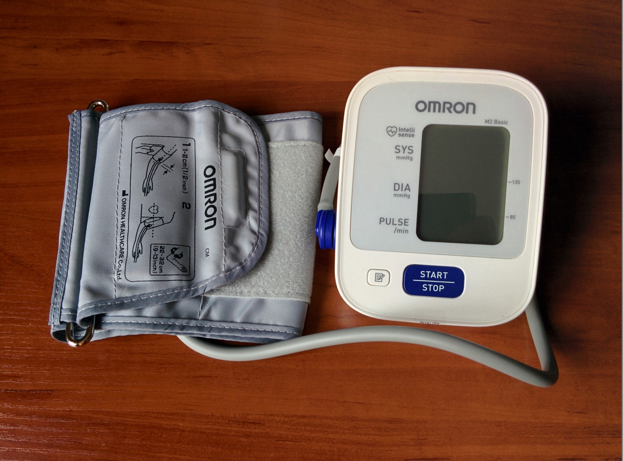 Omron basic 7121. Тонометр Омрон 7121. Омрон m2 Basic. Omron hem 7121. Omron m2 Basic hem-7121-ru.