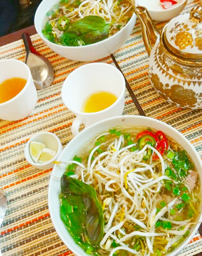 Pho новосибирск. Вьетнамская закусочная pho, Новосибирск. Pho вьетнамское кафе Новосибирск. Вьетнамская забегаловка. Pho Express-Вьетнамская кухня.