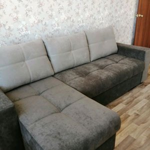 Тёлочка на новом диване (20 фотографий)