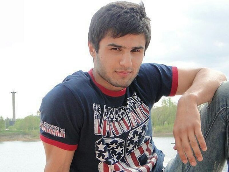 Песни нерусских мужчин. Гасан Омаров. Красивые мужчины Кавказа. Кавказец парень.