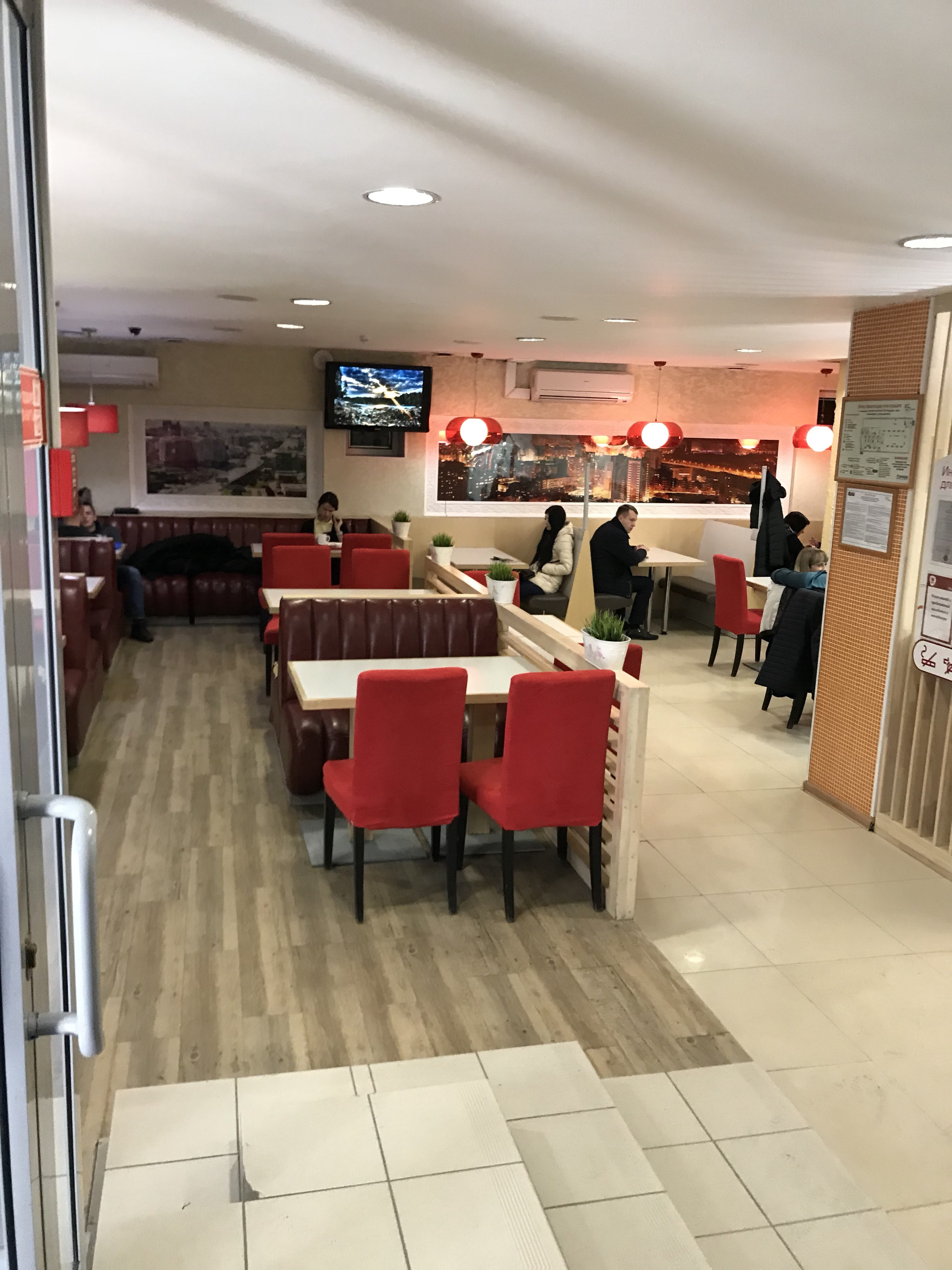 Вилка ложка барнаул. Кафе вилка ложка Новосибирск. Вилка ложка ресторан. Вилка ложка Новокузнецк. Кафе вилка ложка в Академгородке Новосибирск.