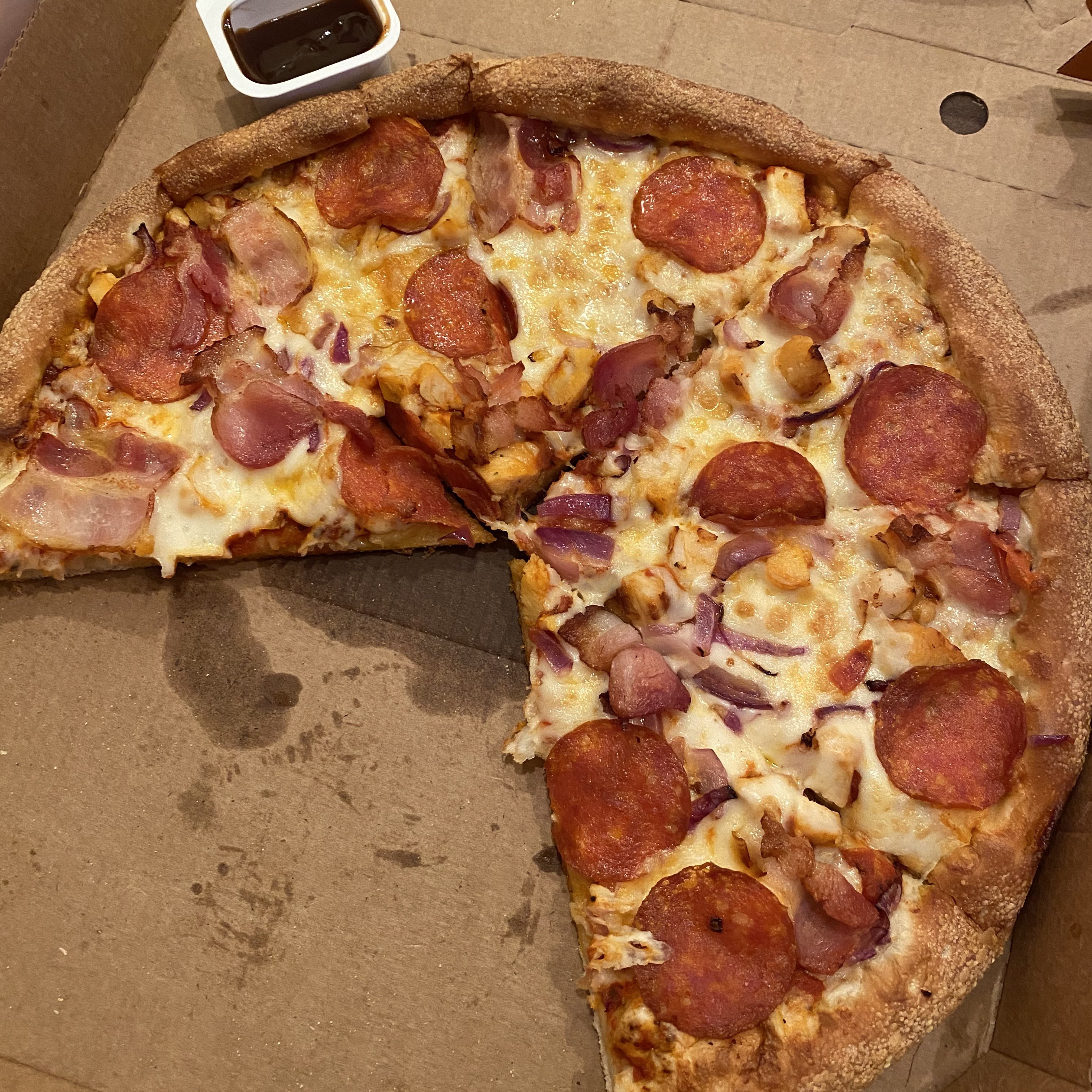 Додо пицца братск заказать. Дон бекон Додо пицца. Пицца с беконом Додо пицца. Пицца бекон барбекю Додо. Додо пицца Братск.