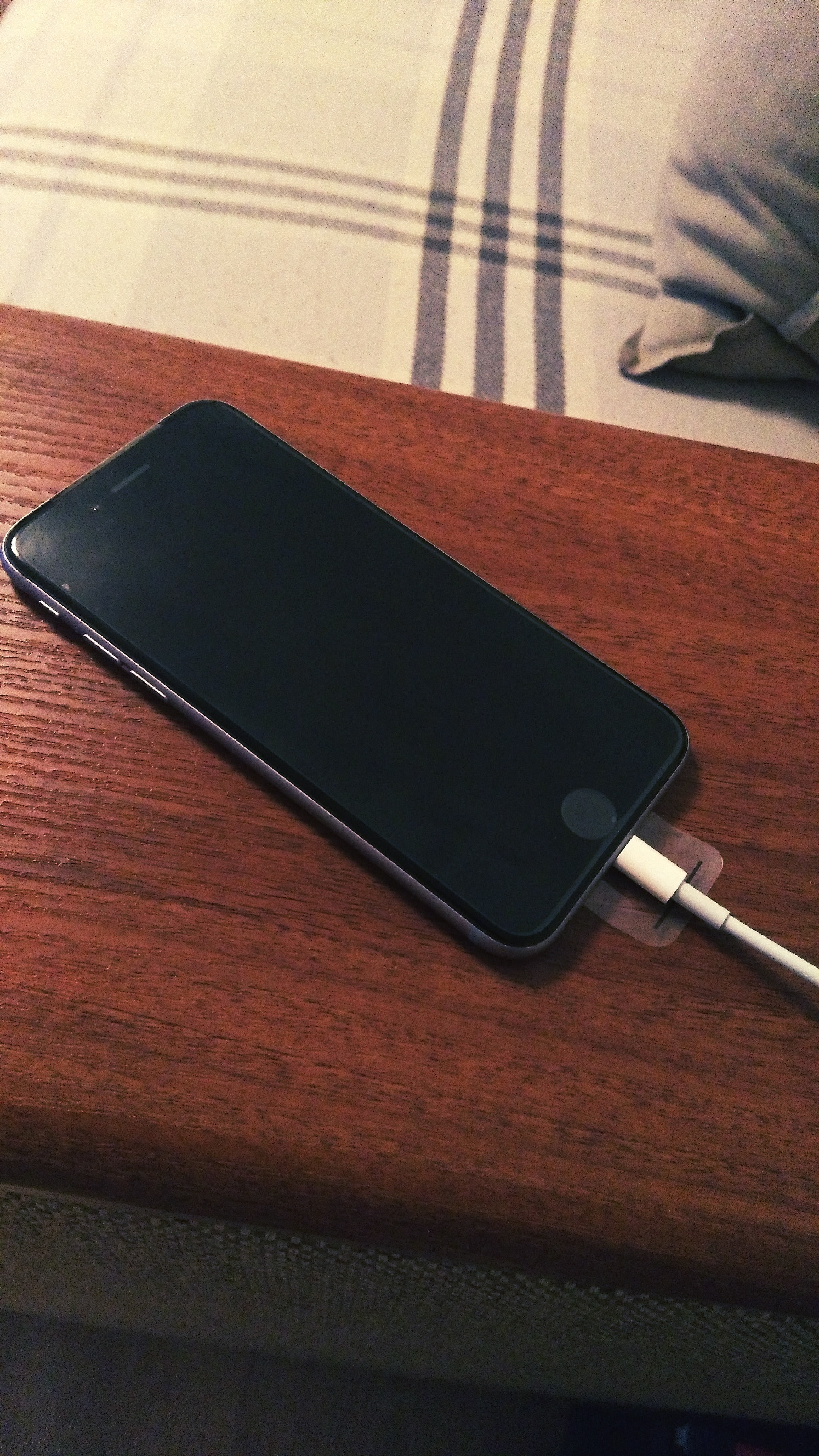 Ipavlik в екатеринбурге. АЙПАВЛИК. АЙПАВЛИК Apple Екатеринбург магазин. АЙПАВЛИК 8 картинки.