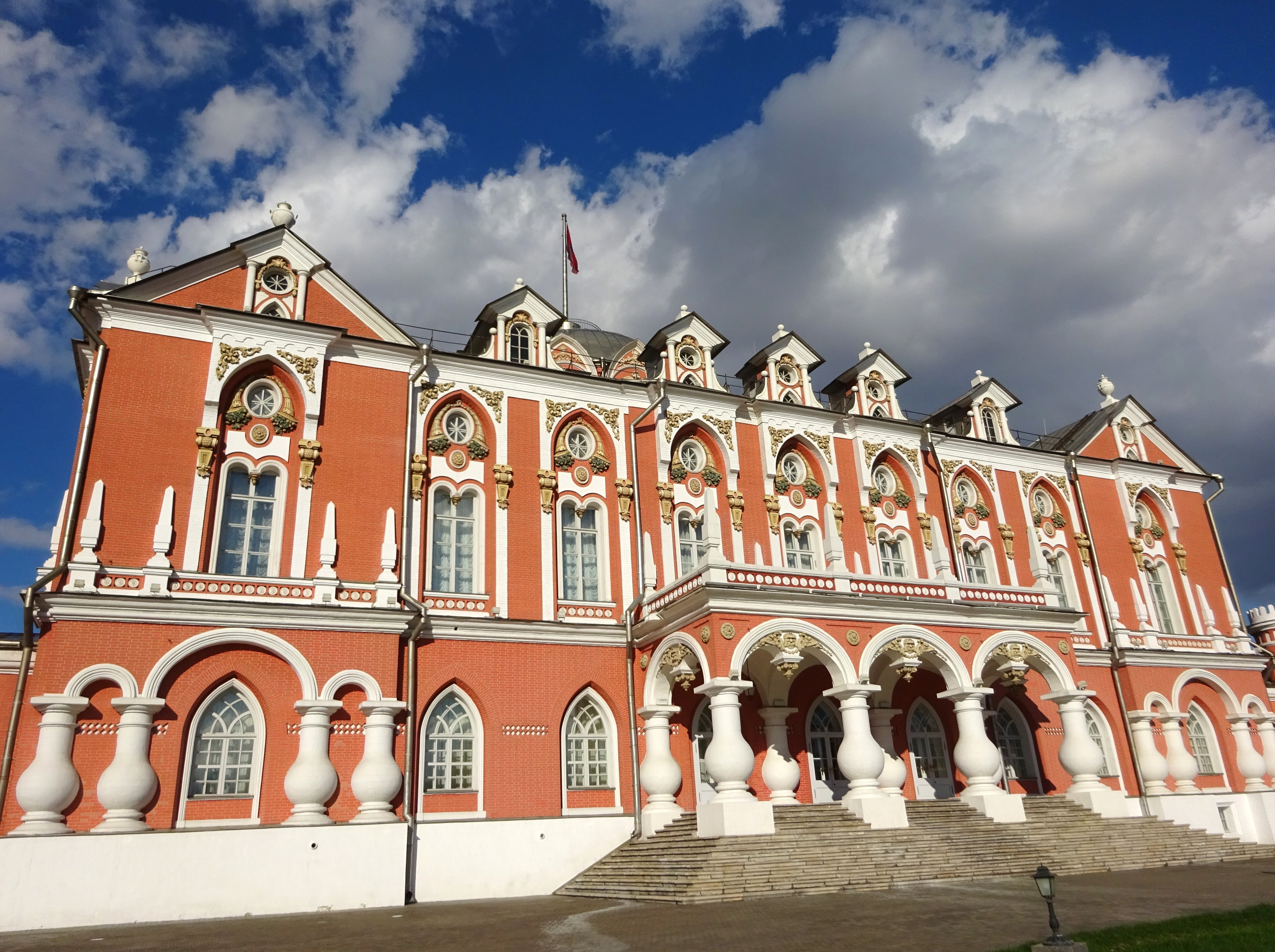 дворец путевой дворец в москве