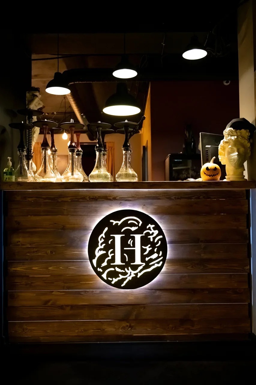 Hustle lounge bar. Лаунж бар Невский 81. Hustle, Лиговский 83. Нейминг лаунж бар. Hustle Lounge Bar, Санкт-Петербург.