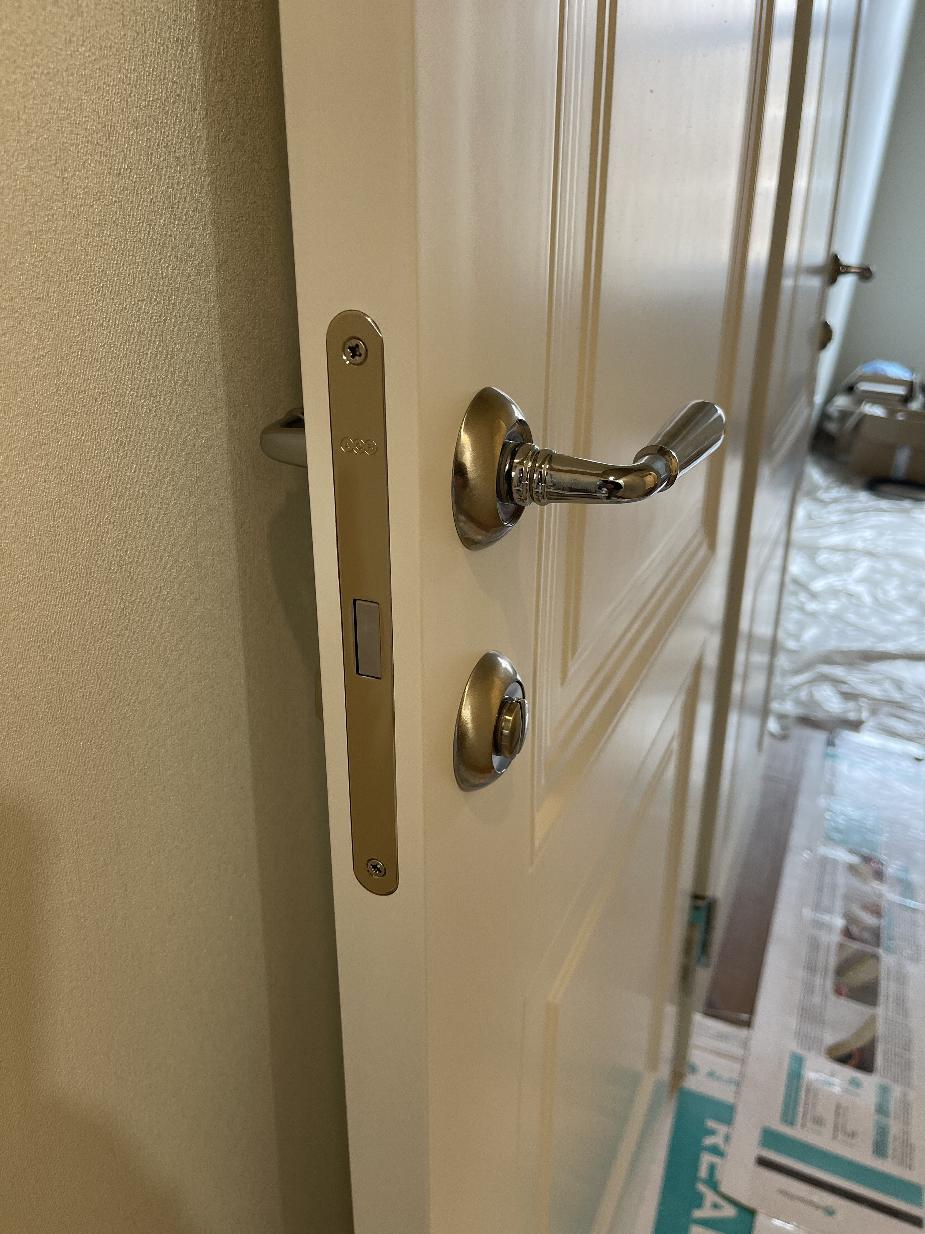 Гигант двери сайт. Великан двери магазин двери телефон. Гигант двери. Фабричная 55 б новосибирск. Двери в двери гуд.