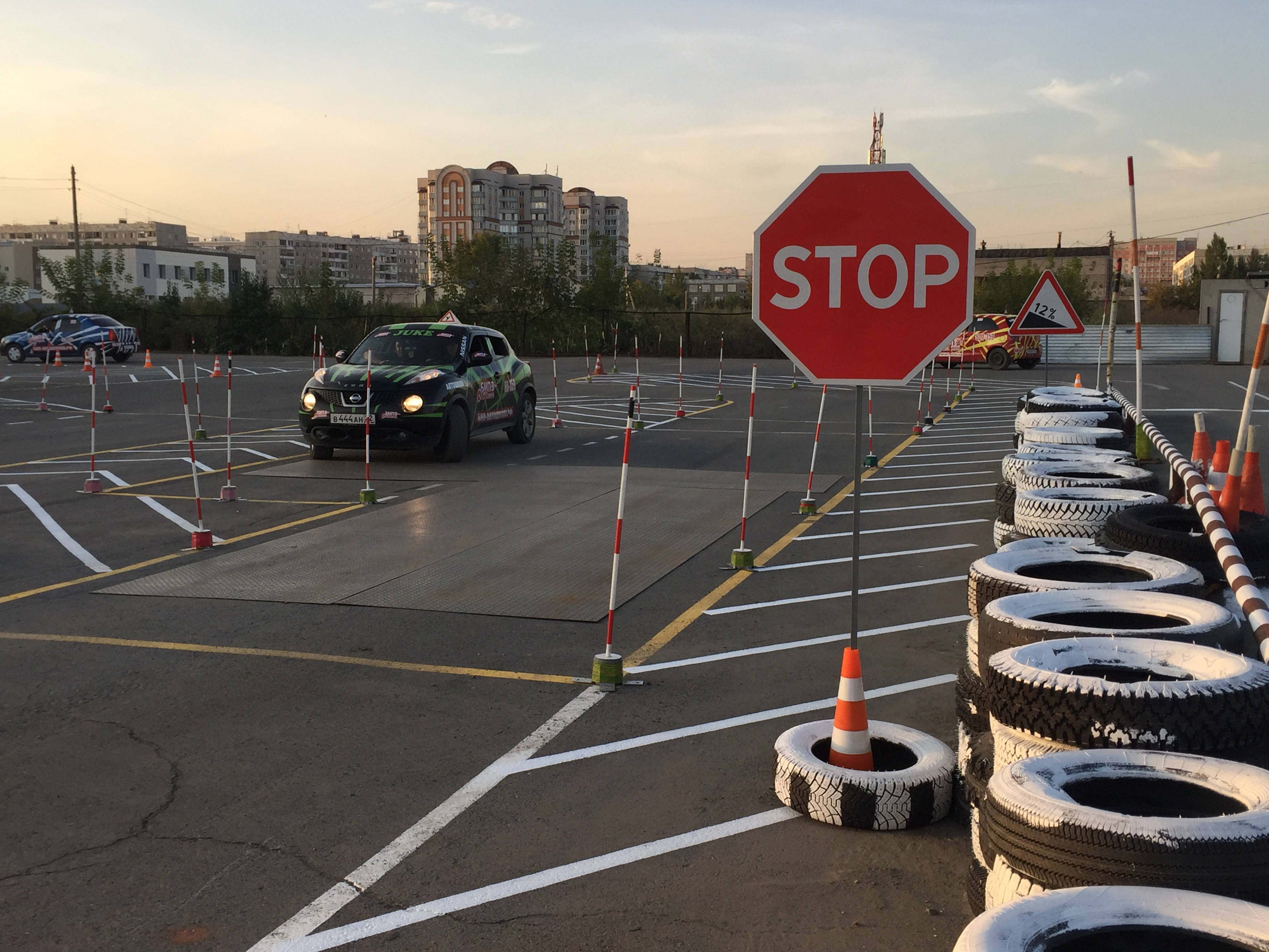 Автодром езда. Площадка для вождения. Автодром. Учебный автодром. Площадка автошколы.