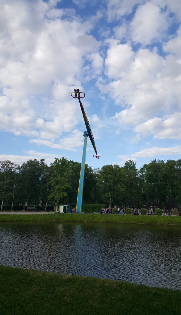 Питер Крестовский остров аттракционы. Парк аттракционов в Питере диво остров. Крестовский остров Санкт-Петербург парк. Крестовский остров парк диво остров.