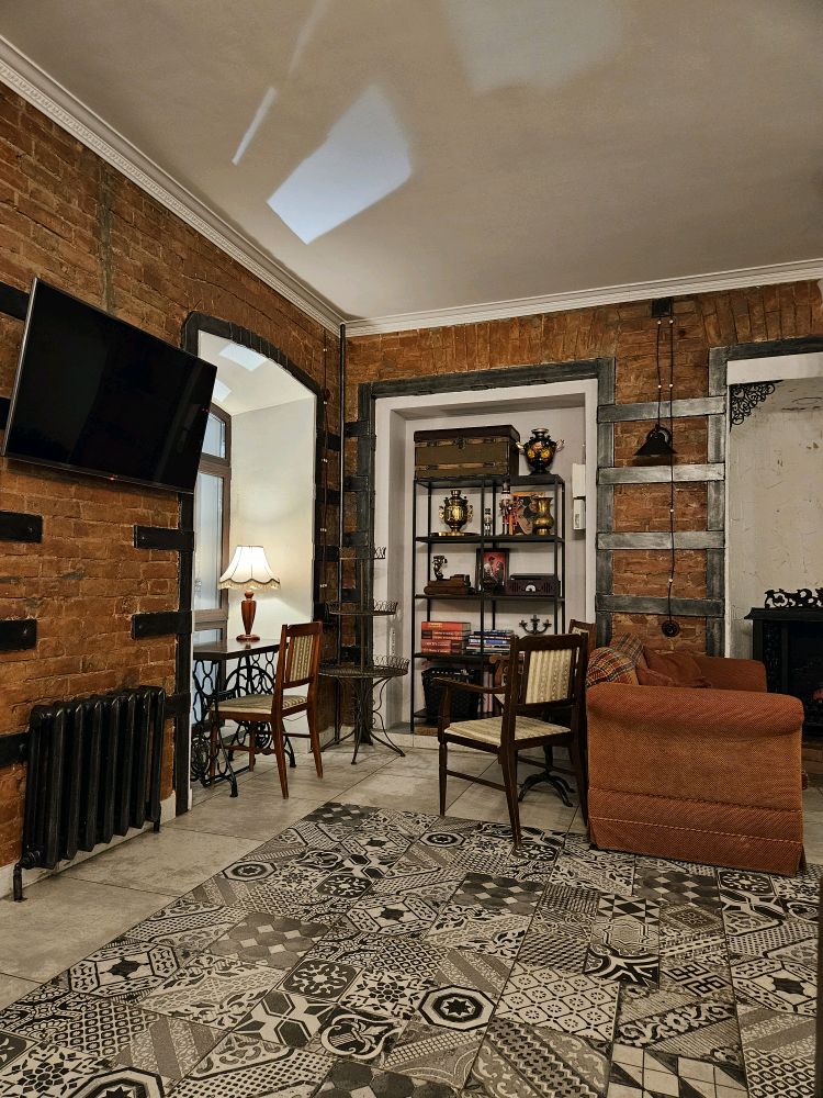 Brick Walls Hotel: отзыв от Елена Резвухина