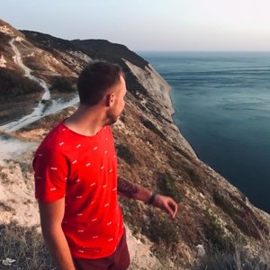 Александр  Хвалебный