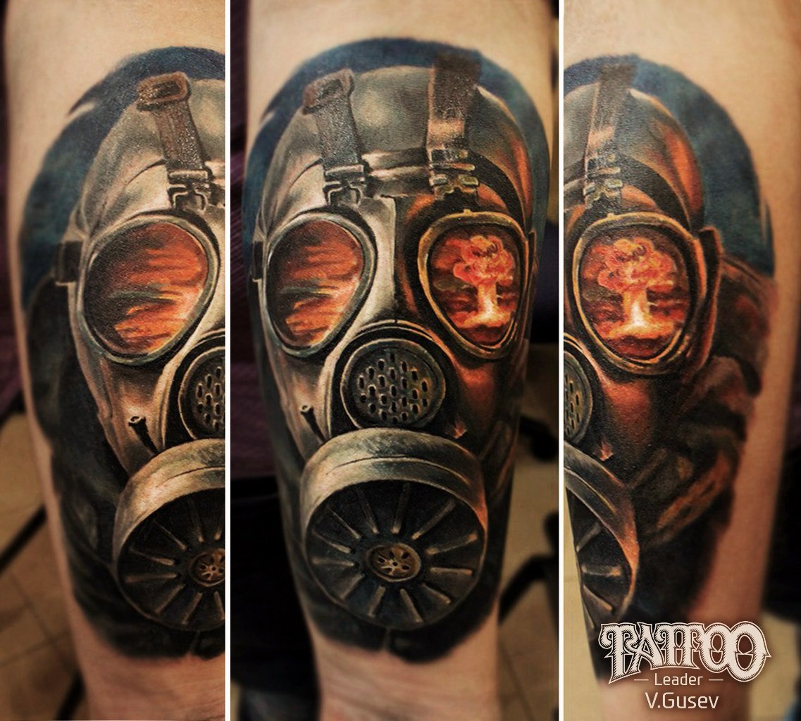 Художественная татуировка «Противогаз в огне» от Данилы-Мастера