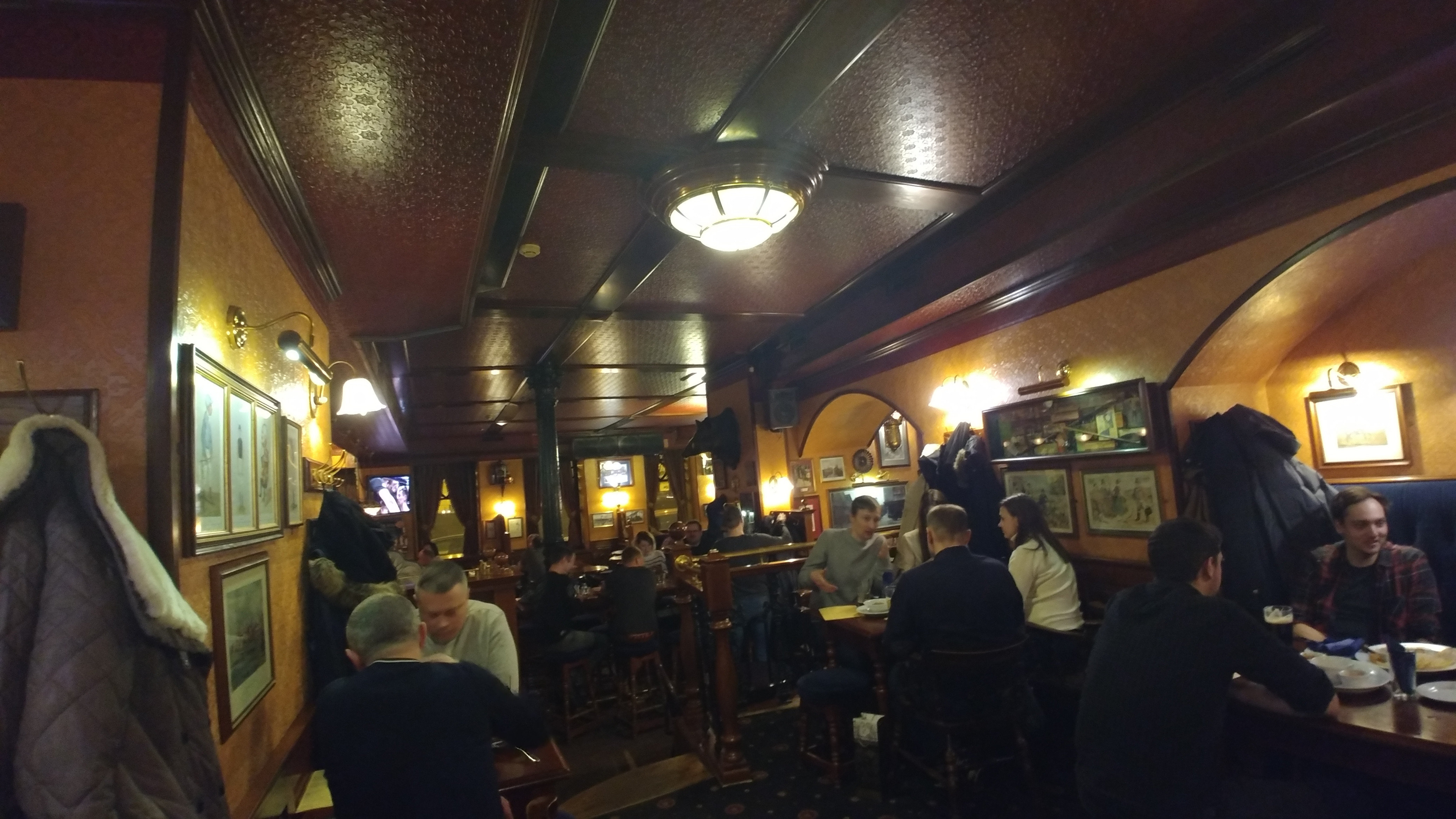 Метро паб. Dickens pub Санкт-Петербург. Диккенс 108 паб. Диккенс бар СПБ. Паб Диккенс на Фонтанке.