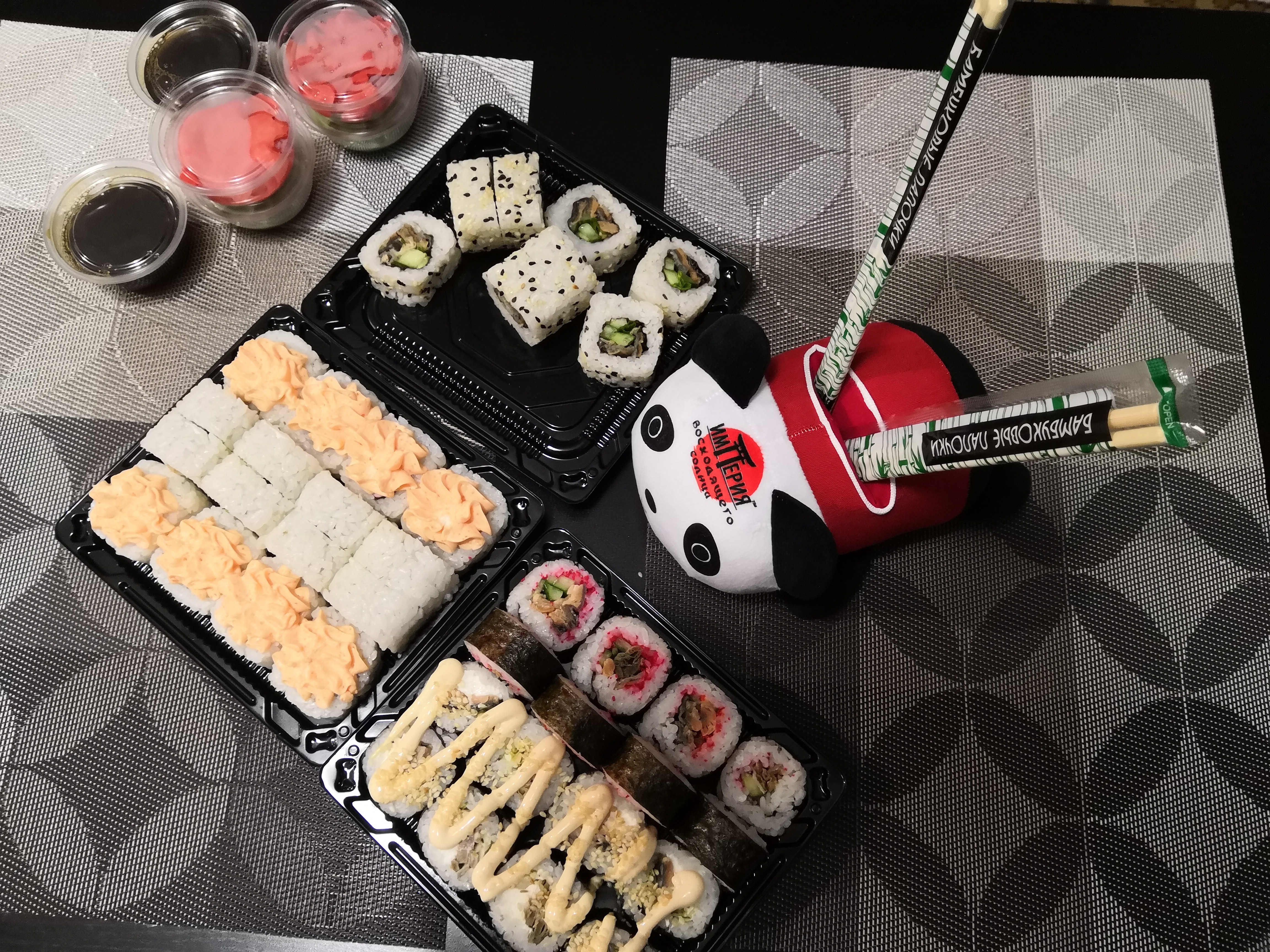 Sushi новосибирска. Империя суши. Роллы Империя. Суши Новосибирск. Роллы Новосибирск.