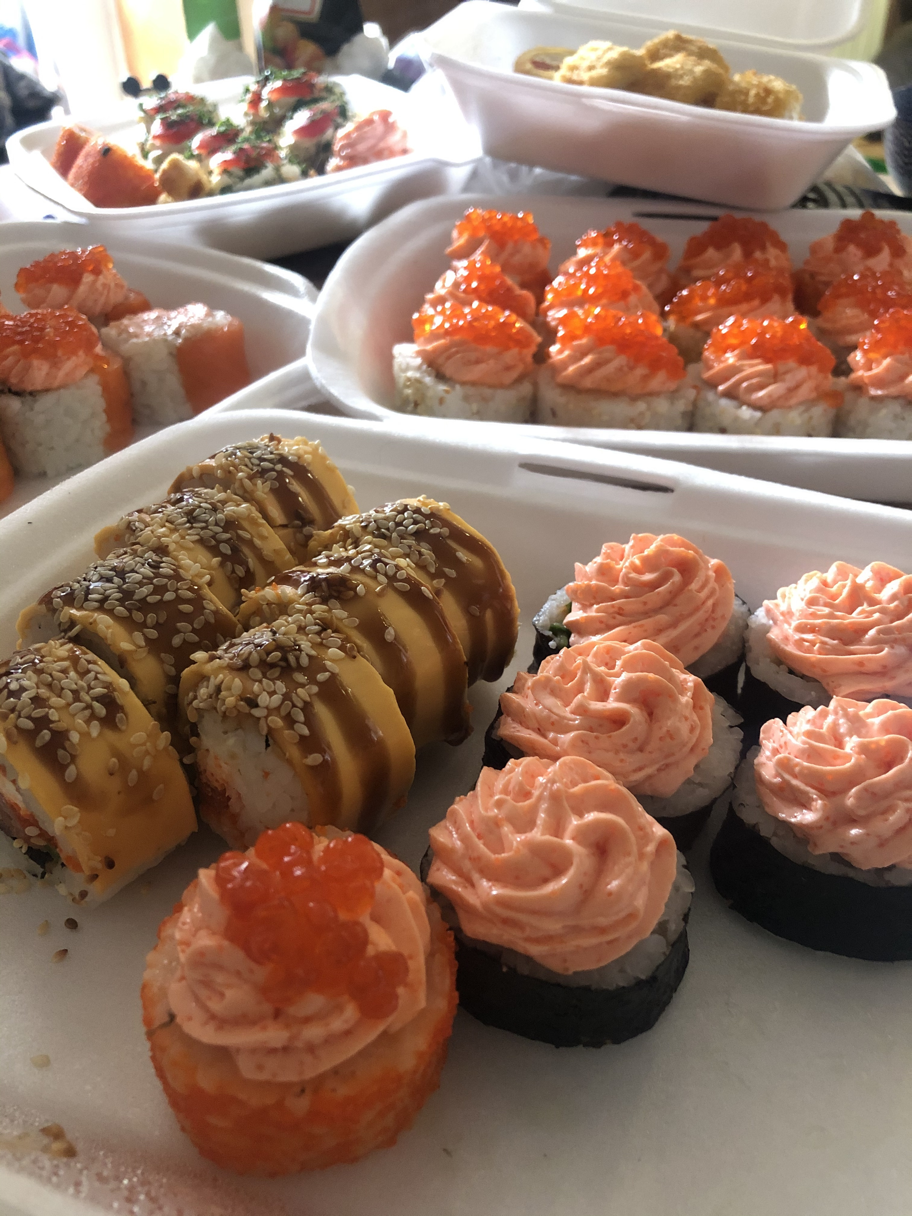 Бинго суши йошкар-ола. Суши бинго роллы, палочки, имбирь и другие предметы. Бинго суши йошкар-ола. Бинго суши. Бинго ролл.