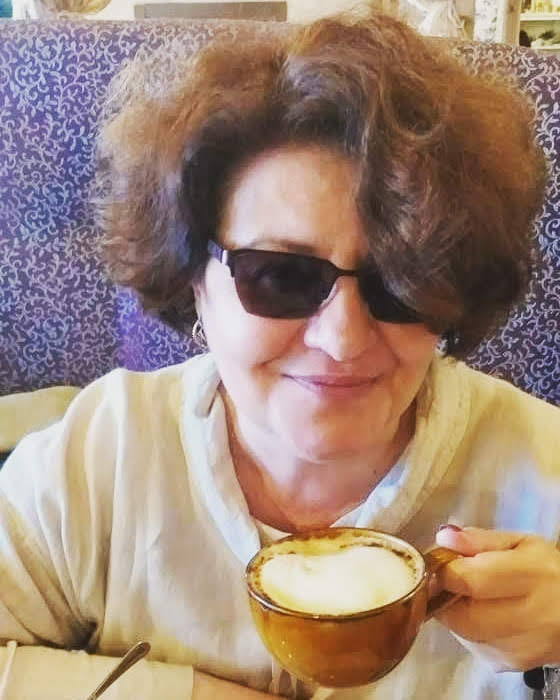 Мама гала екатеринбург. Бабушка в ночном клубе. Mama gala. Мама гала. Мама гала.
