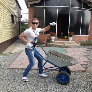 Максим Перевезенцев