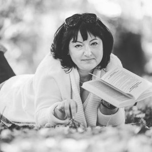 Oksana Derevyatskaya