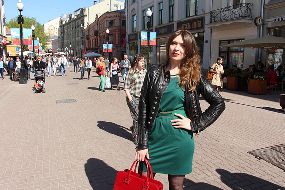 Фото девушки на улице в москве