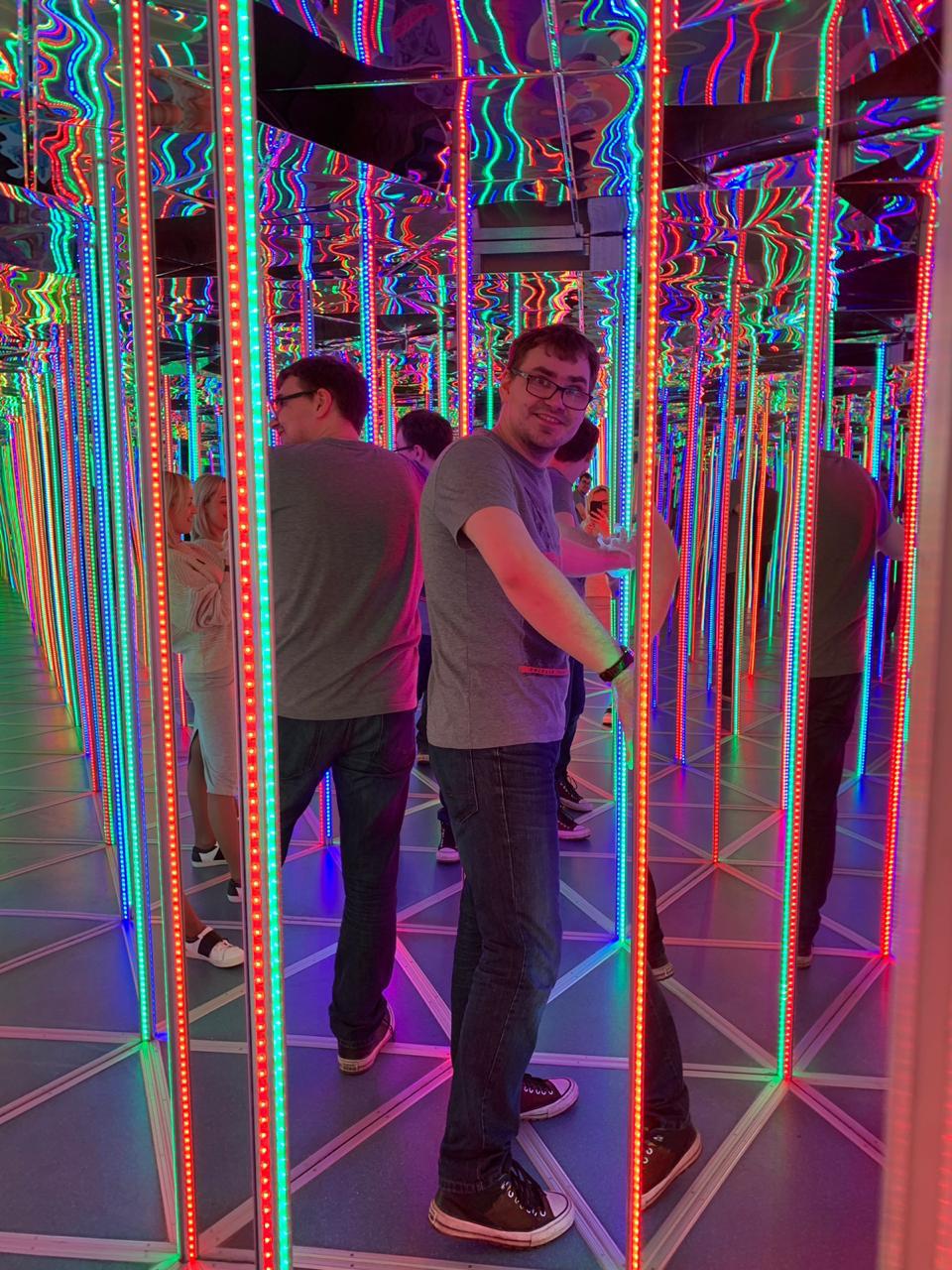 Дом великана казань на баумана. Улица баумана 35 казань. Big funny ул баумана 35 фото. Музей великанов казань. Комната страха казань на баумана улица.