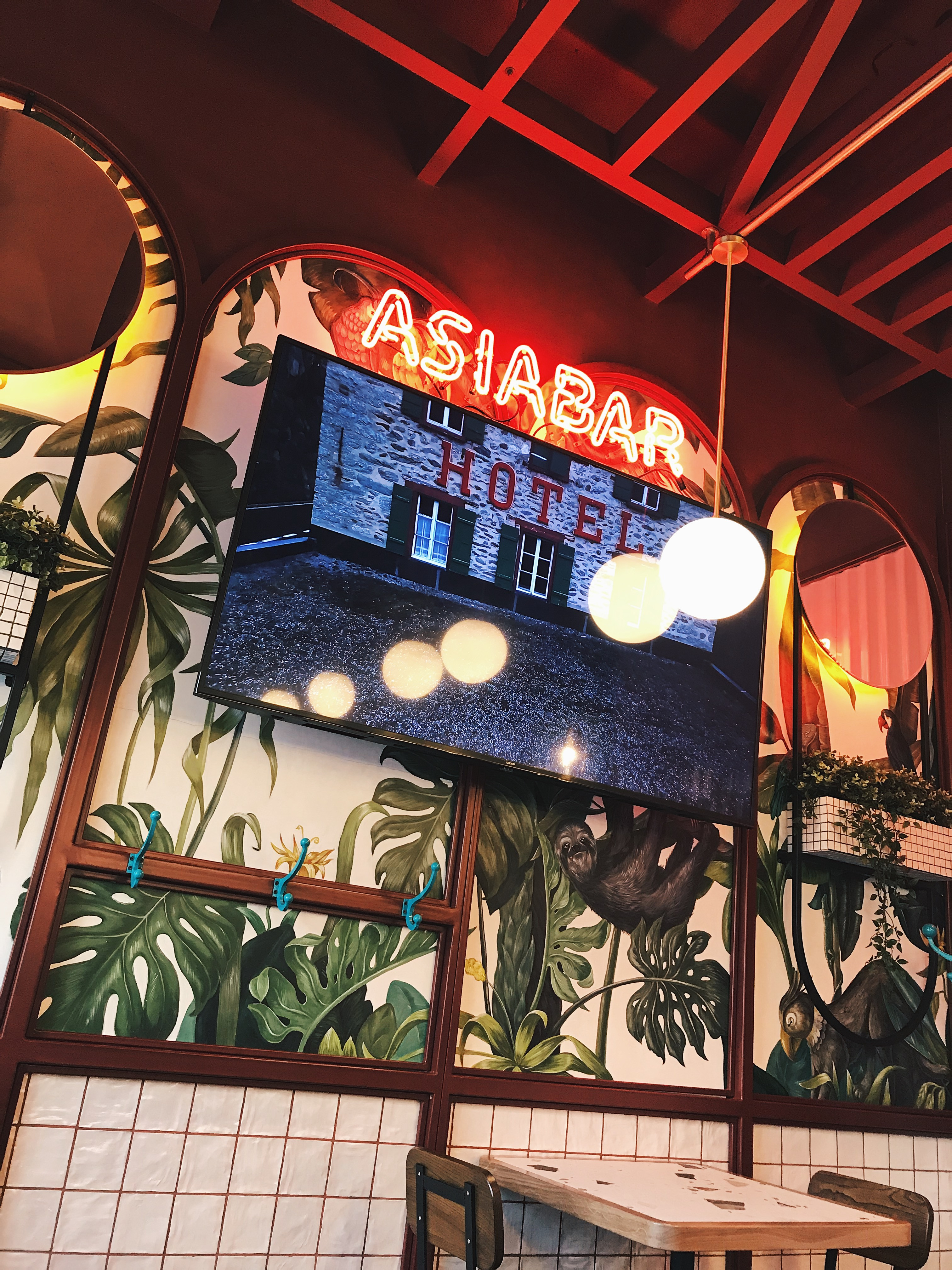 Asia bar