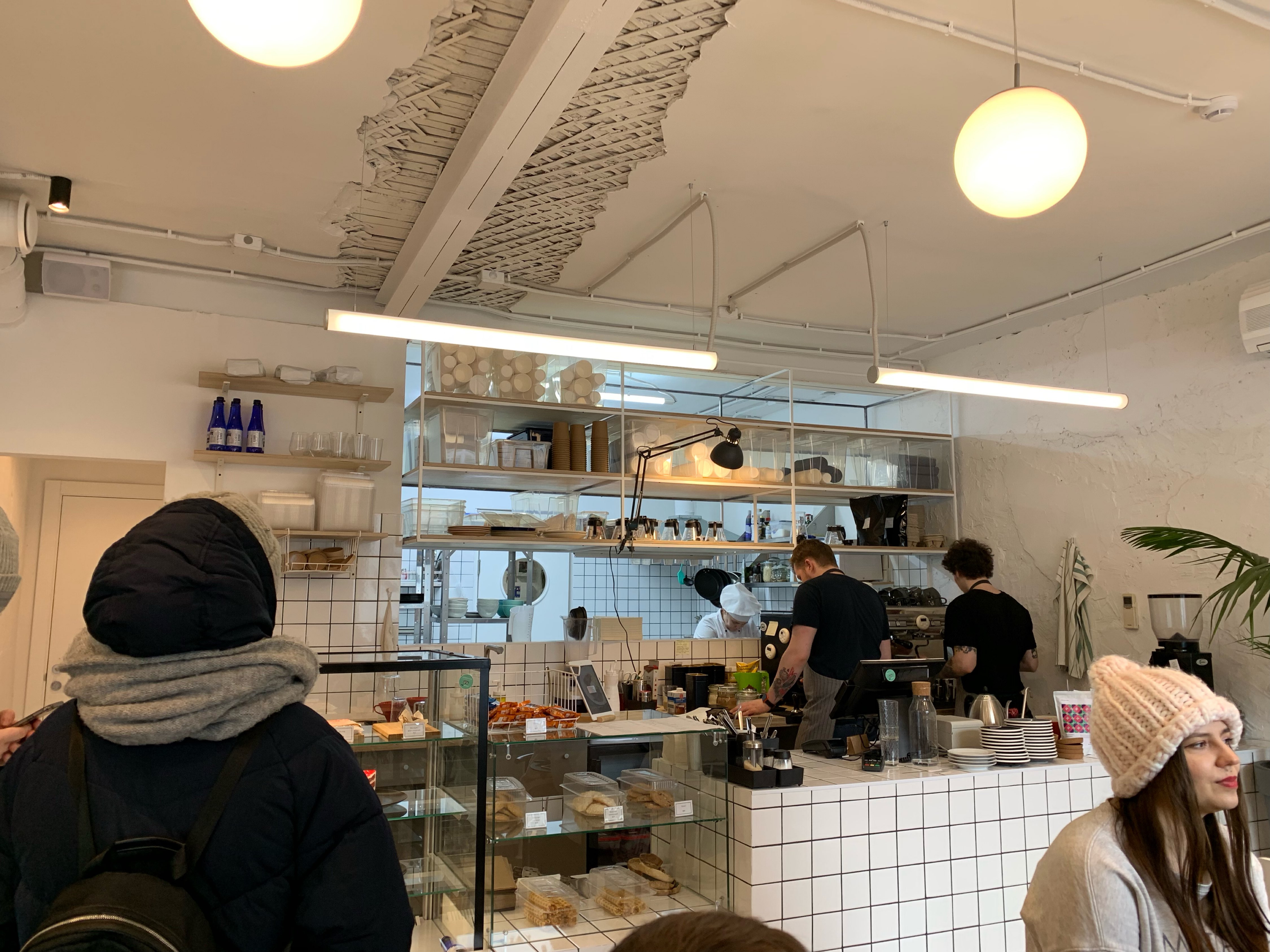 Кофейня могу тюмень. Оптимист кофе тюмень. Оптимист кафе тюмень. Кофейня этна кофе. Этна кофе, тобольск.