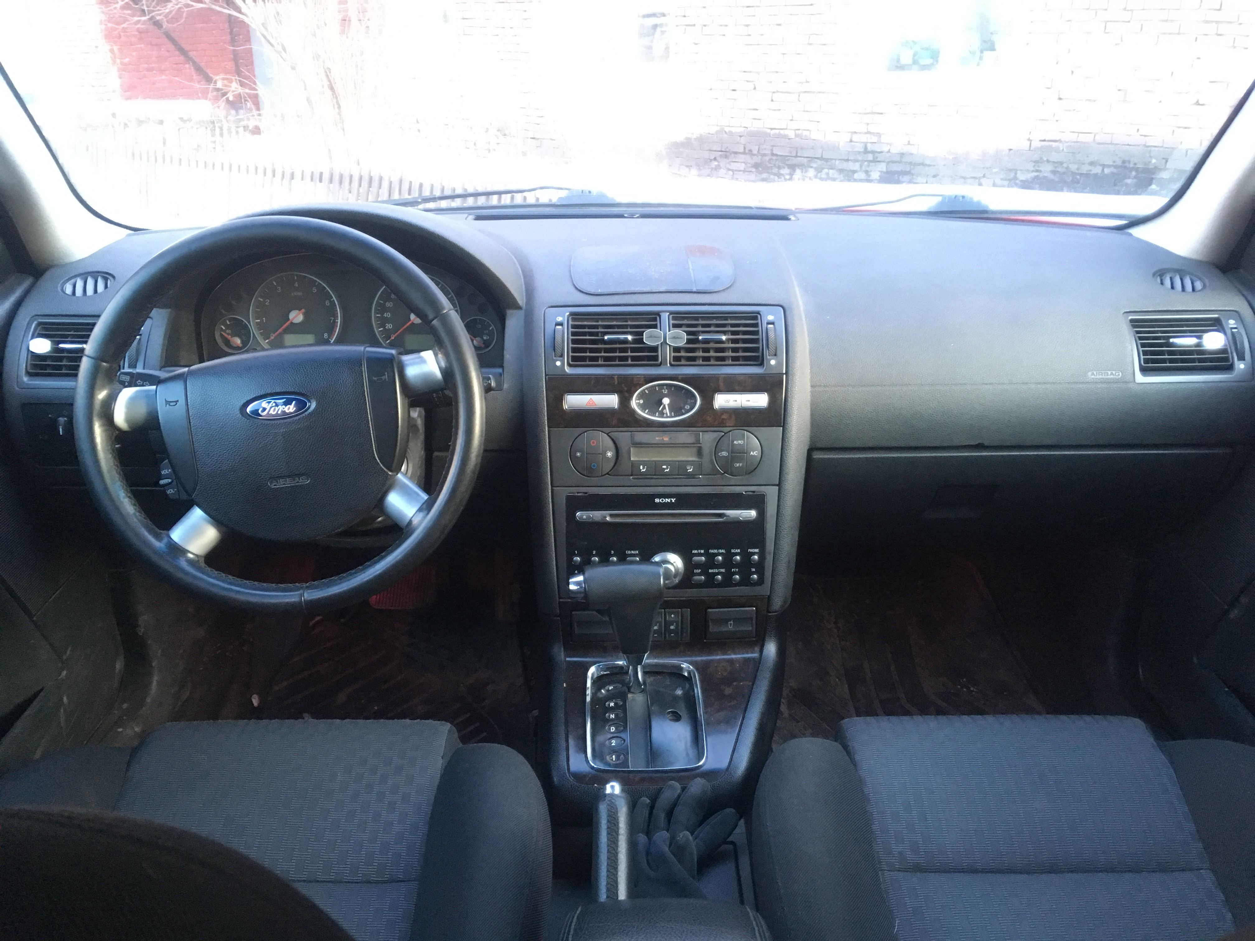 Замена красноярск. Ford Mondeo 2004 автомат. Ford Mondeo 2004 салон. Mondeo 2004 салон. Форд Мондео 2004 салон.