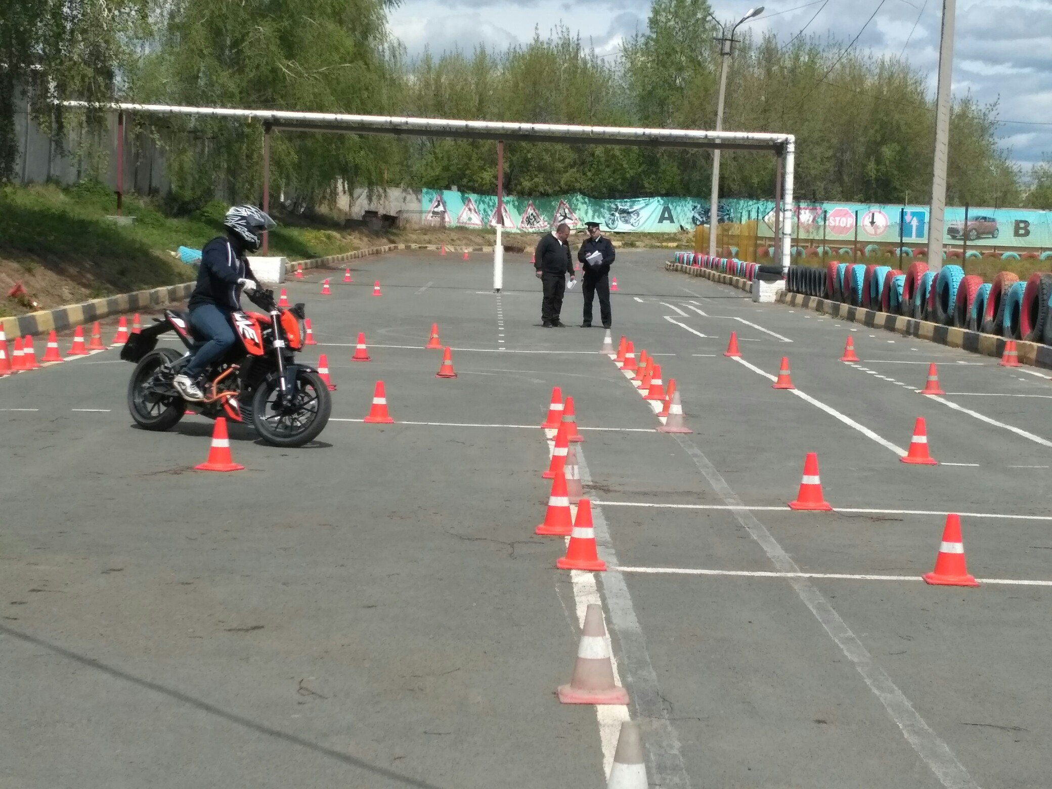 Автодром свердловской. Автодром у Свердловской автошколы. Автошкола Екатеринбург походная. Свердловская автошкола Екатеринбург. Автошкола Шаля Свердловской области.