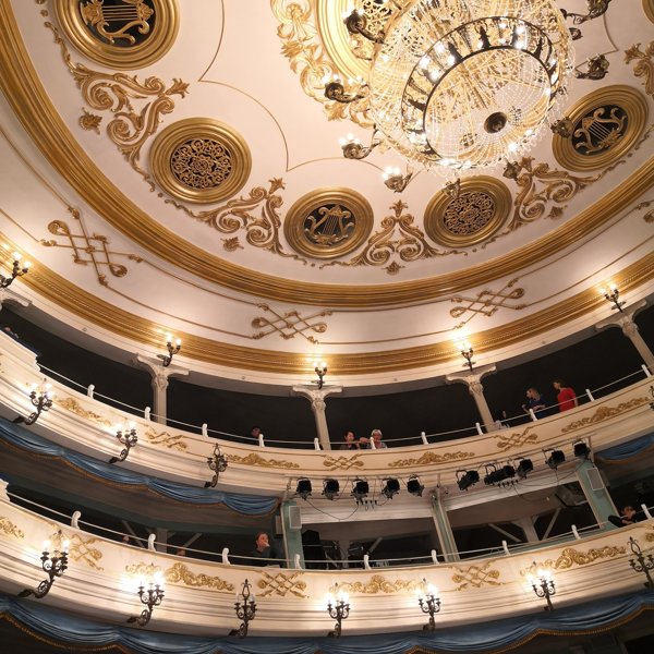 Театр имени охлопкова