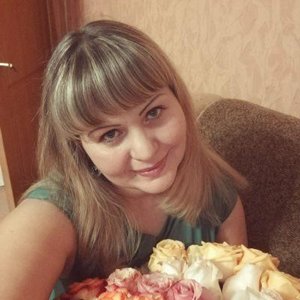 Лена Маковец