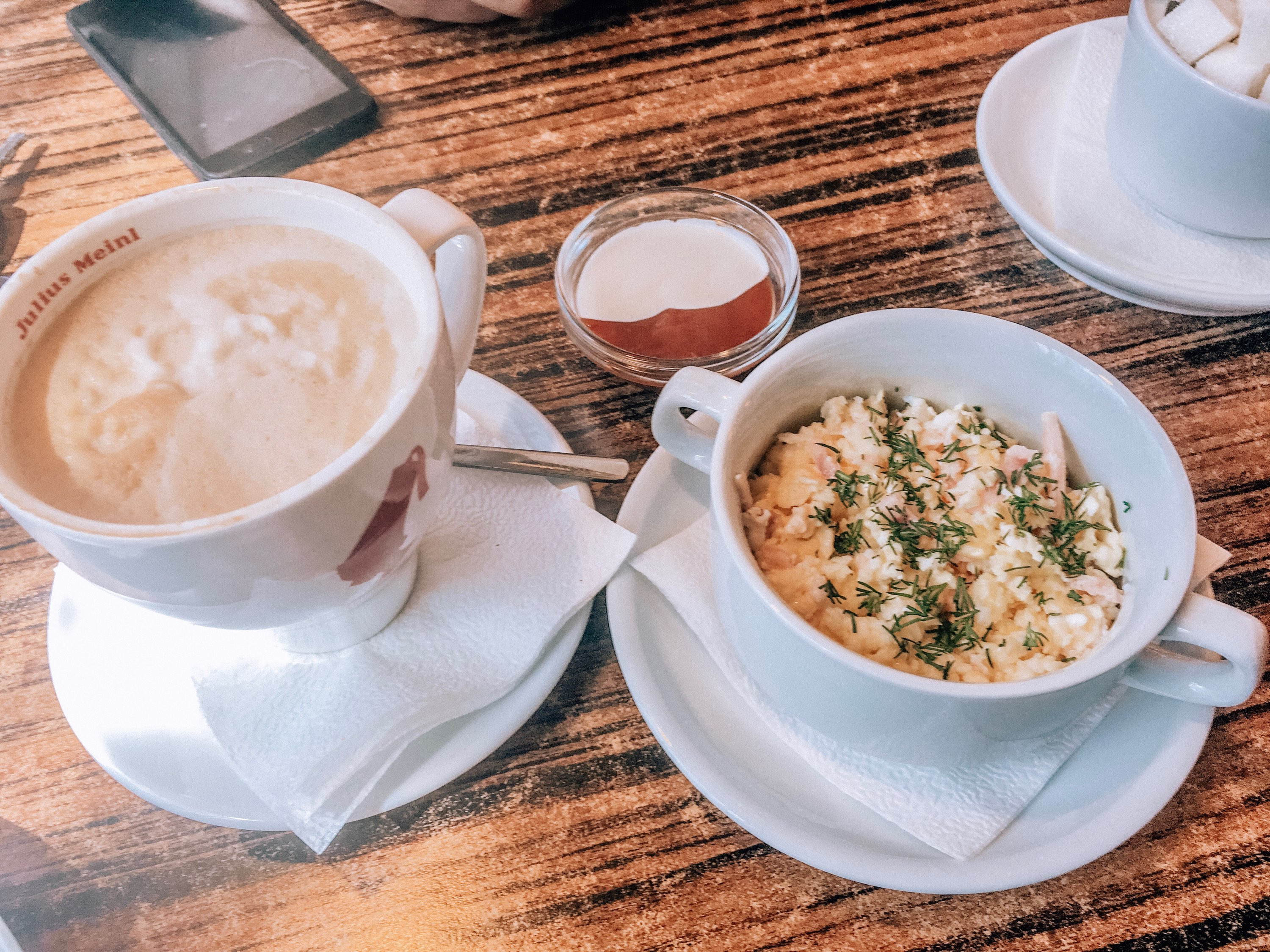 Новокузнецкая кофе. Кофейня Чайка. Чайка кофейка. Coffee City Прокопьевск. Кофейня Чайка Москва Тверская.