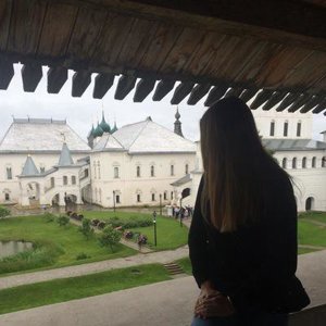Оля Носиковская