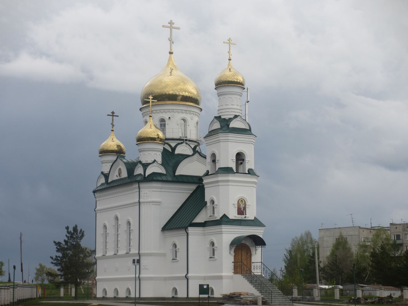 Церкви имена. Храм в Санниково Алтайский край. Церковь Спиридона Тримифунтского в Санниково. Храм Спиридона Тримифунтского в Санниково Алтайский край. Село Санниково храм святителя Спиридона Тримифунтского.