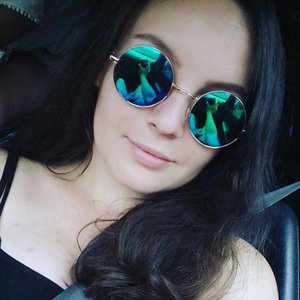 Надя Крапивина
